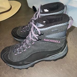 Mettle Womens Hiking Boots